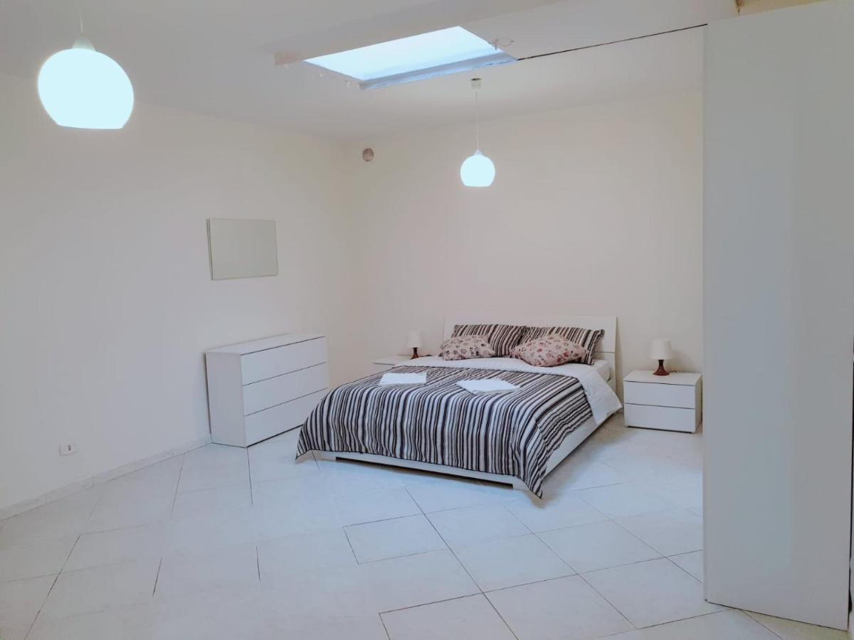 Visconti House Appartement Bari Buitenkant foto