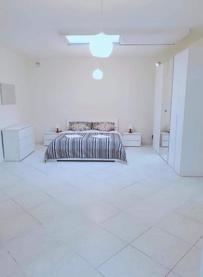 Visconti House Appartement Bari Buitenkant foto